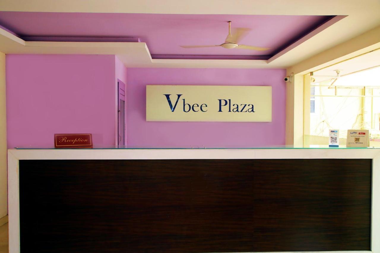 Hotel V Bee Plaza à Thiruvananthapuram Extérieur photo
