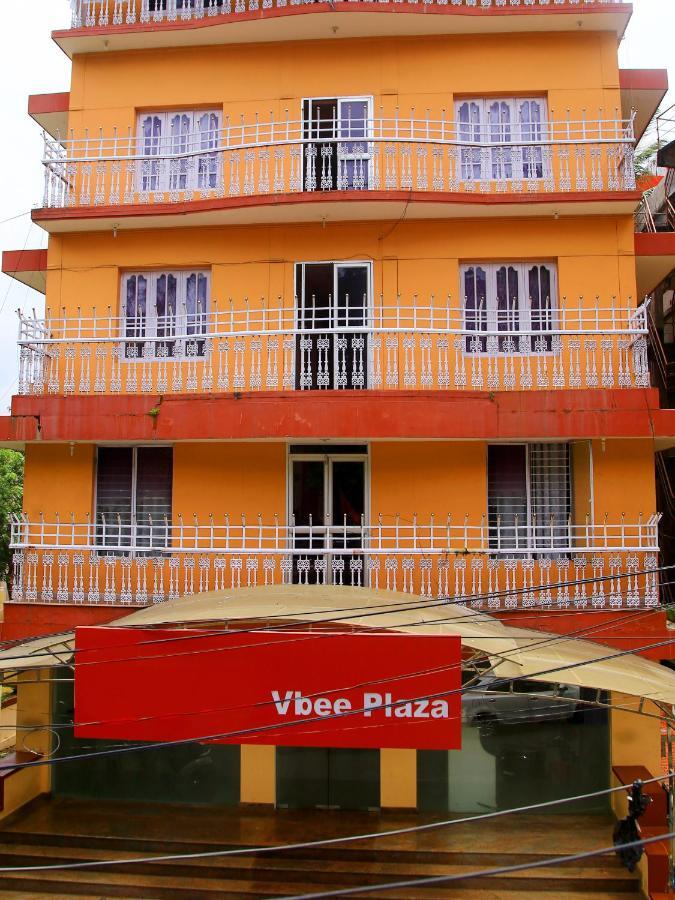 Hotel V Bee Plaza à Thiruvananthapuram Extérieur photo